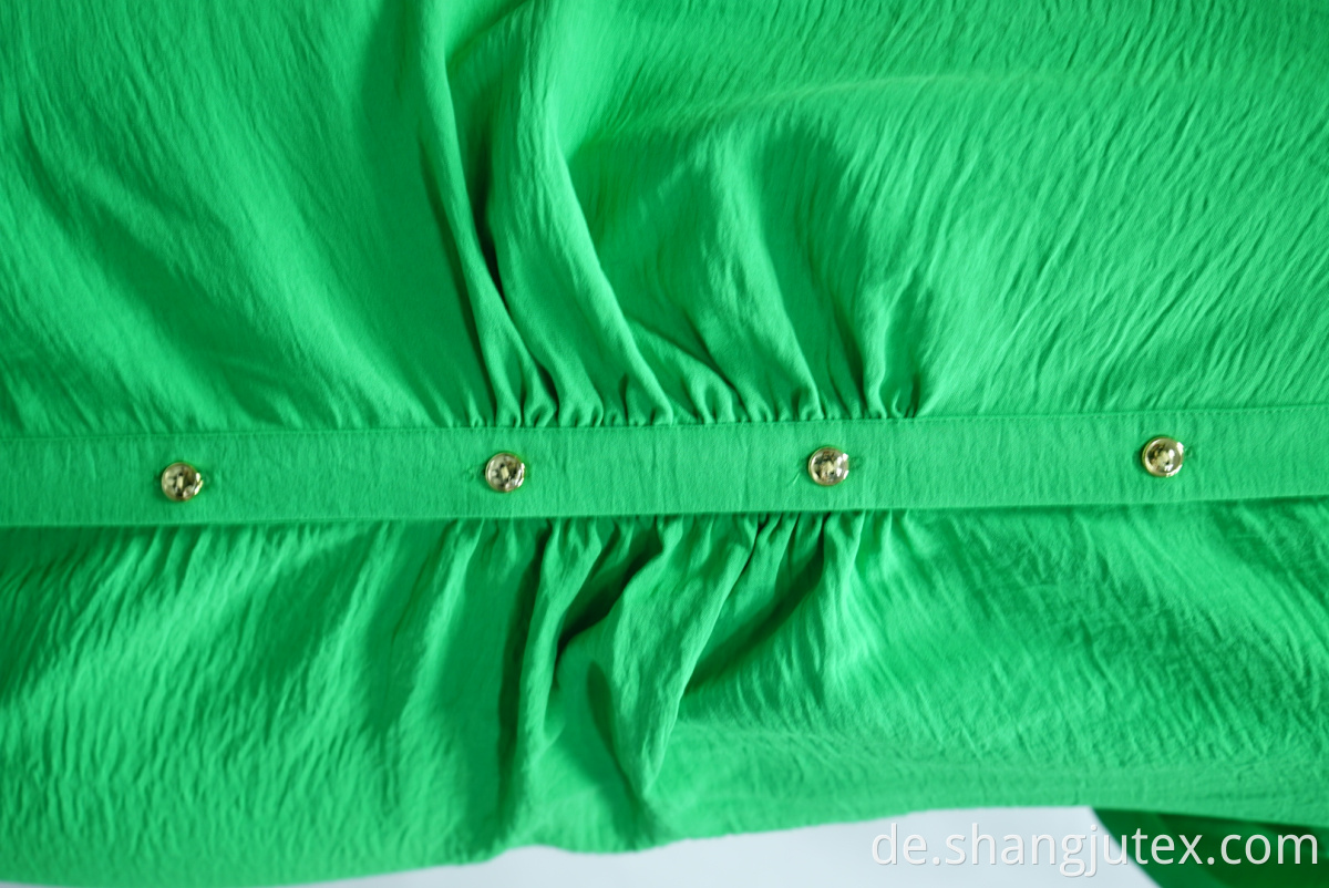 Frontflecken haben Rockschreiber front placket have shirring of skirt